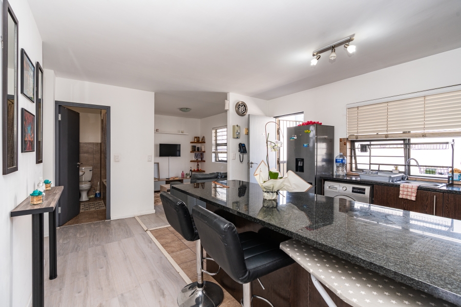 2 Bedroom Property for Sale in Zonnebloem Western Cape